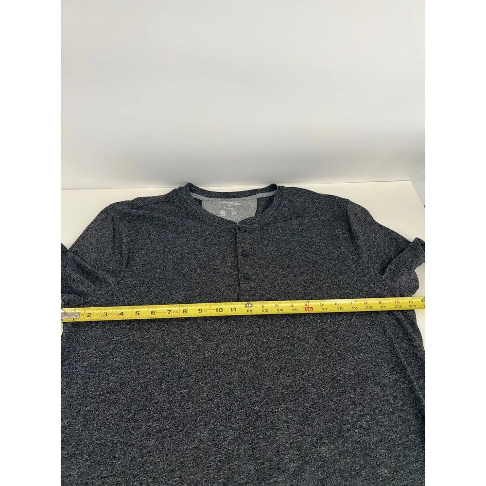 Banana Republic Mens XL Quick Dry Henley Shirt Charcoal Gray Heathered Short Slv